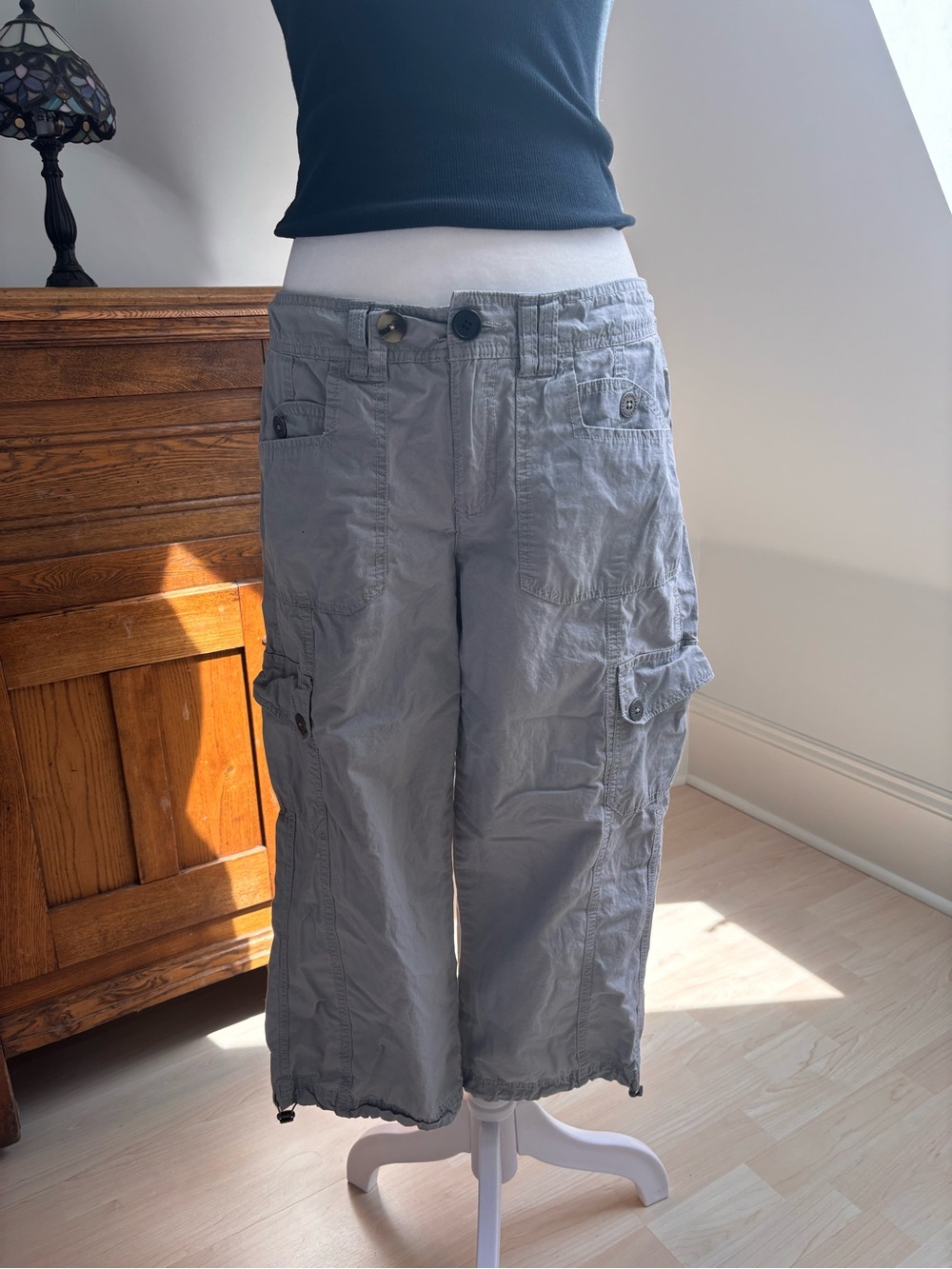 Jessica Grey Cargo Capris 🤍